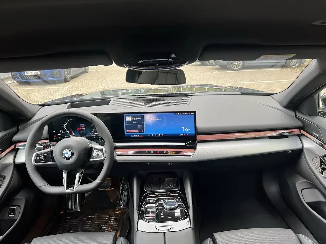BMW 520 - Thumbnail 10