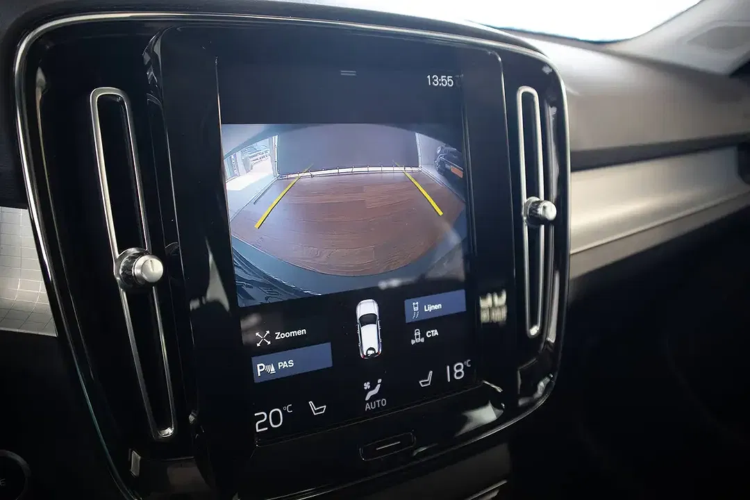 Volvo XC40 - Thumbnail 10