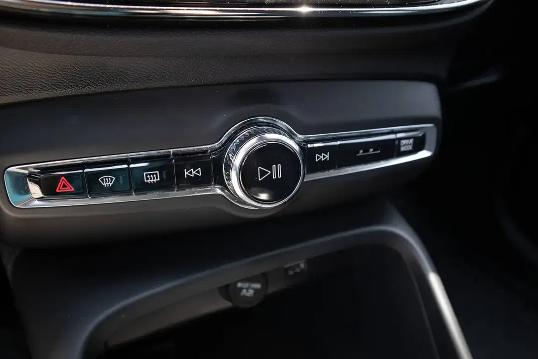 Volvo XC40 - Thumbnail 15