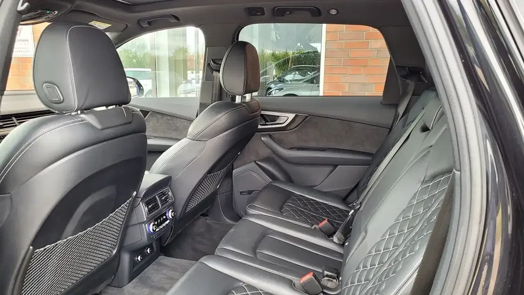 Audi SQ7 - Thumbnail 10