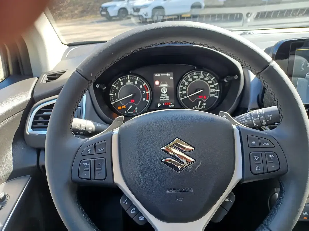 Suzuki S-Cross - Thumbnail 11