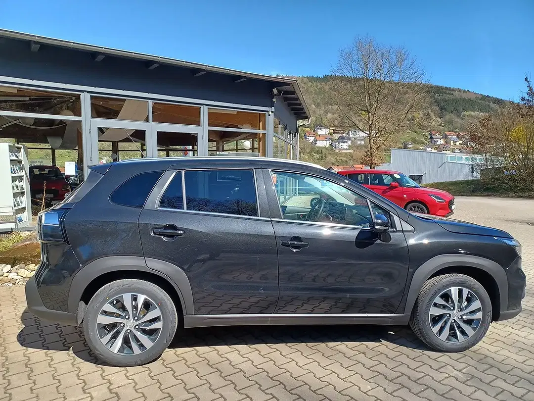 Suzuki S-Cross - Thumbnail 4