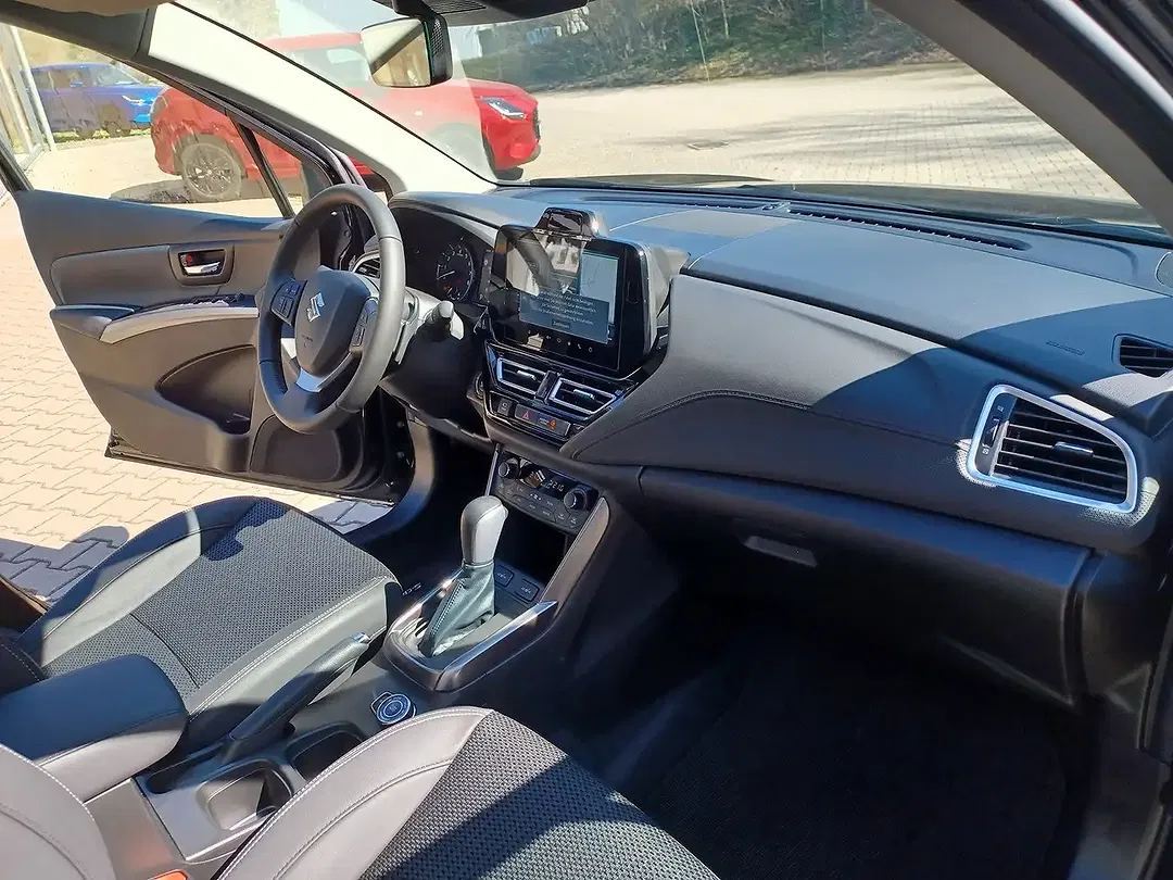 Suzuki S-Cross - Thumbnail 9