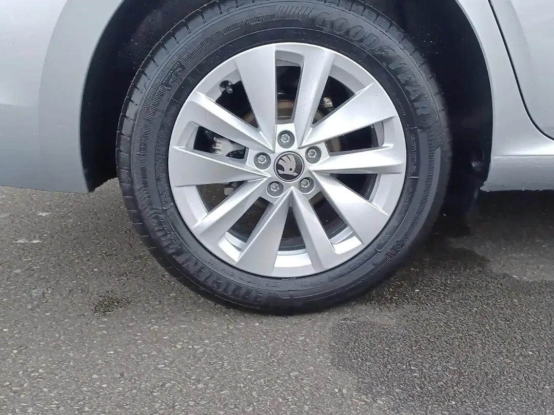 Skoda Scala - Thumbnail 5