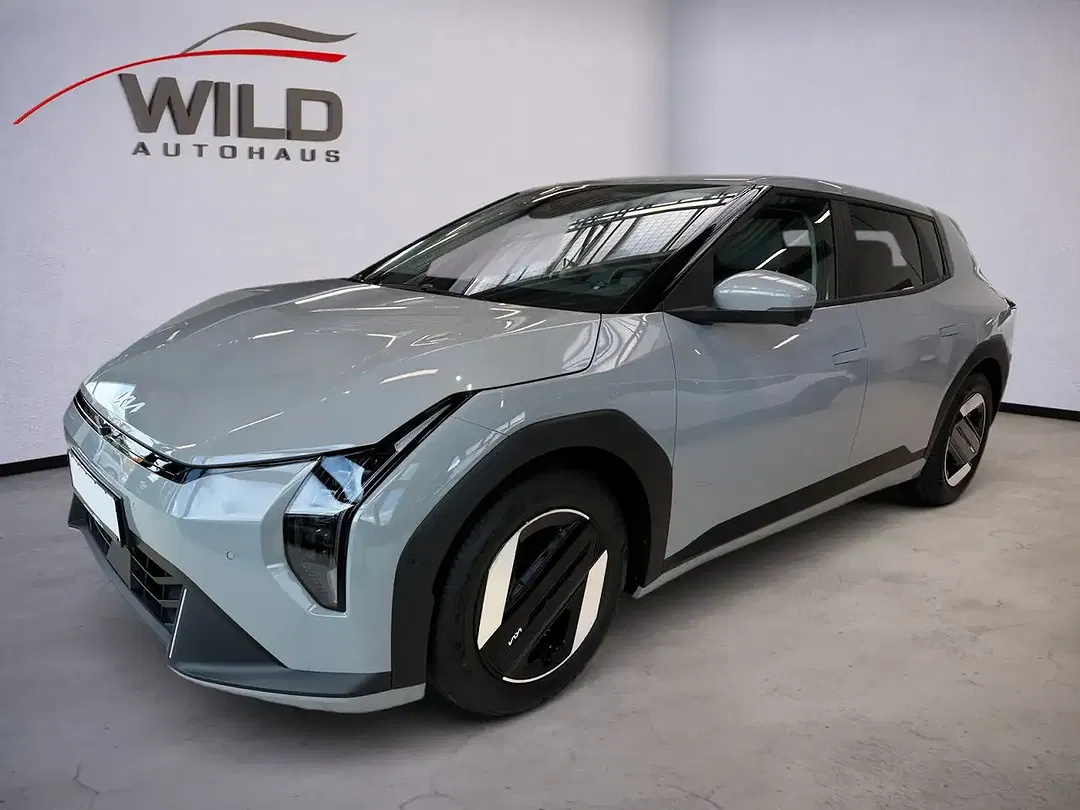 Kia EV4 - Thumbnail 2