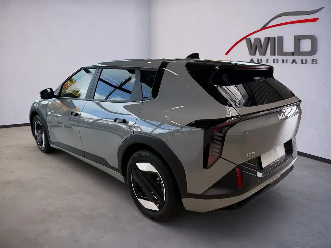 Kia EV4 - Thumbnail 7