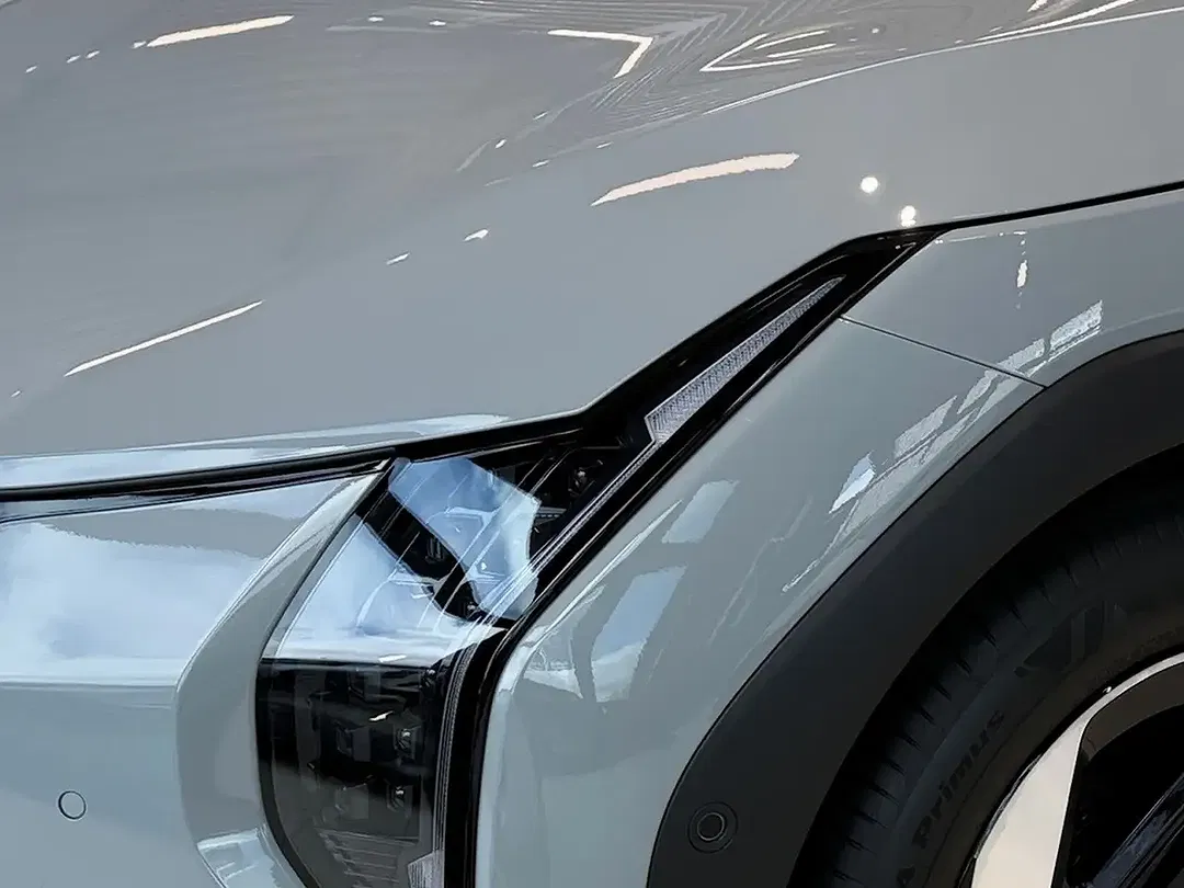 Kia EV4 - Thumbnail 8