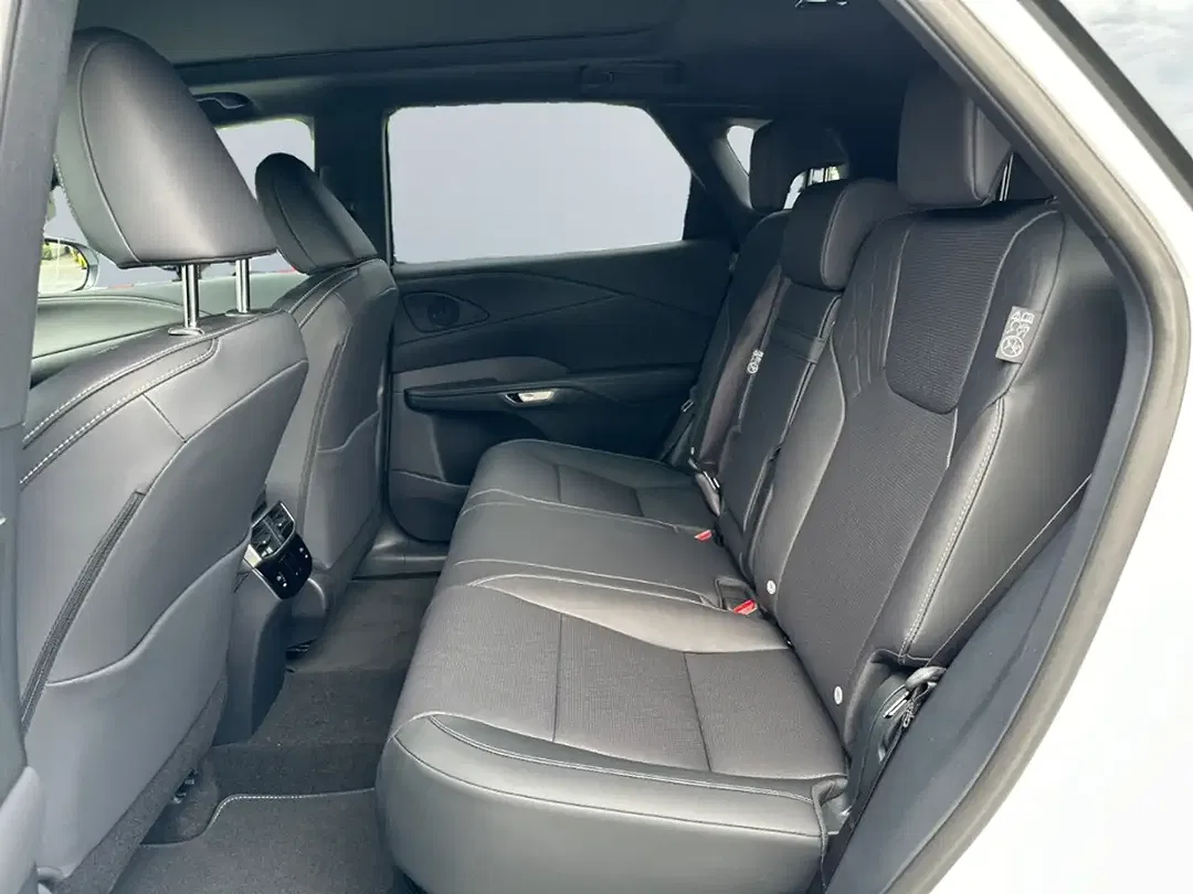 Lexus RX 450h - Thumbnail 11