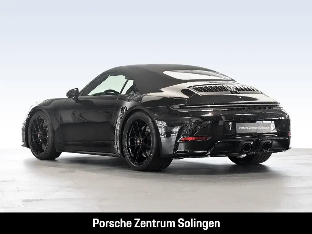 Porsche 992 - Thumbnail 3