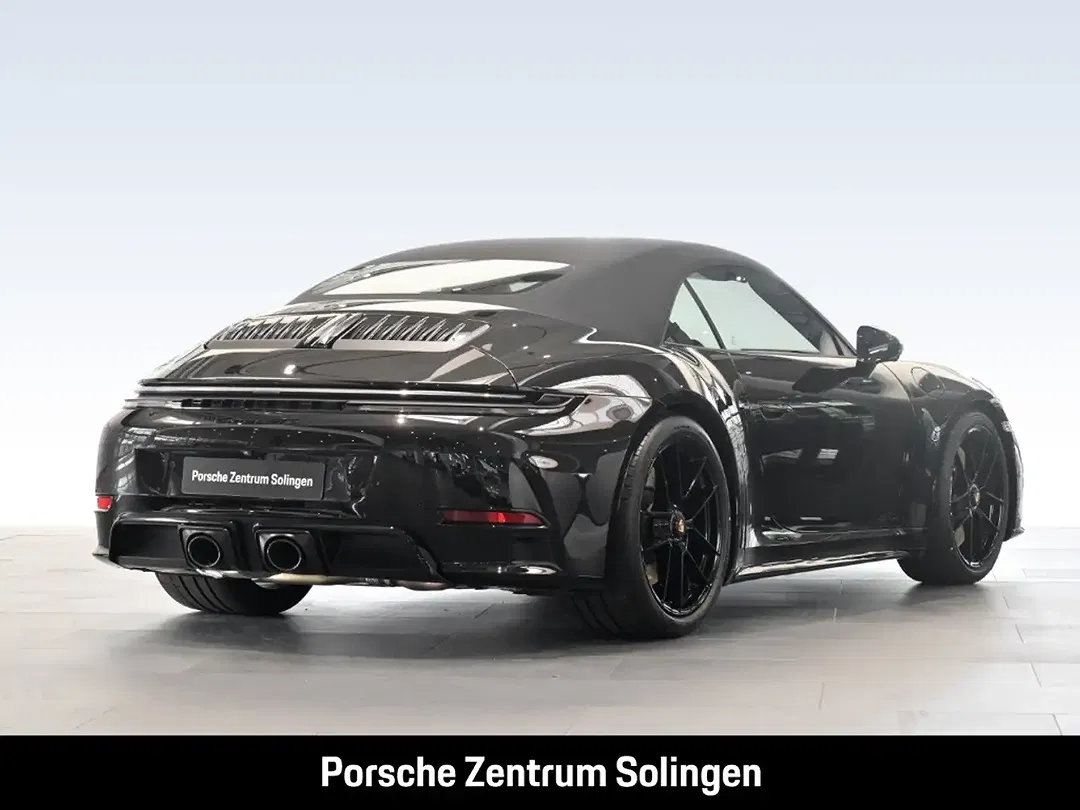 Porsche 992 - Thumbnail 4