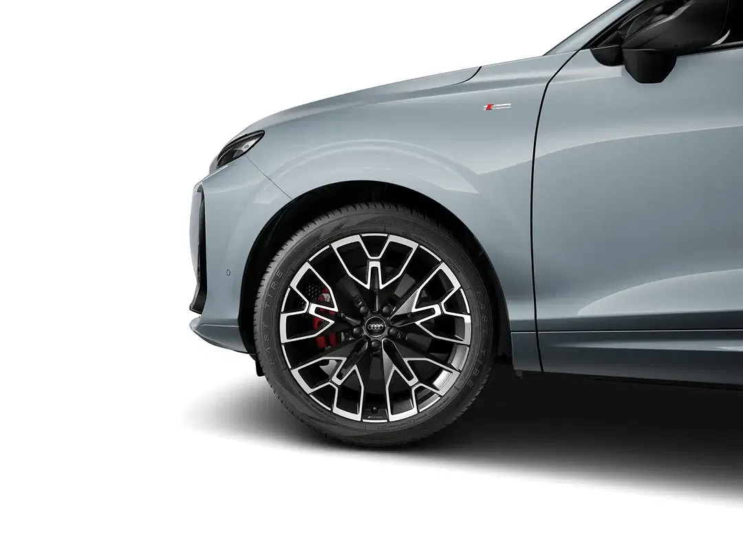 Audi Q3 - Thumbnail 3