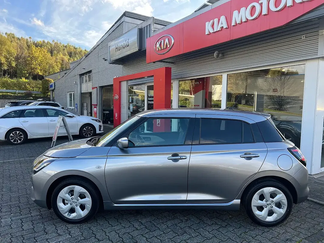 Suzuki Swift - Thumbnail 4