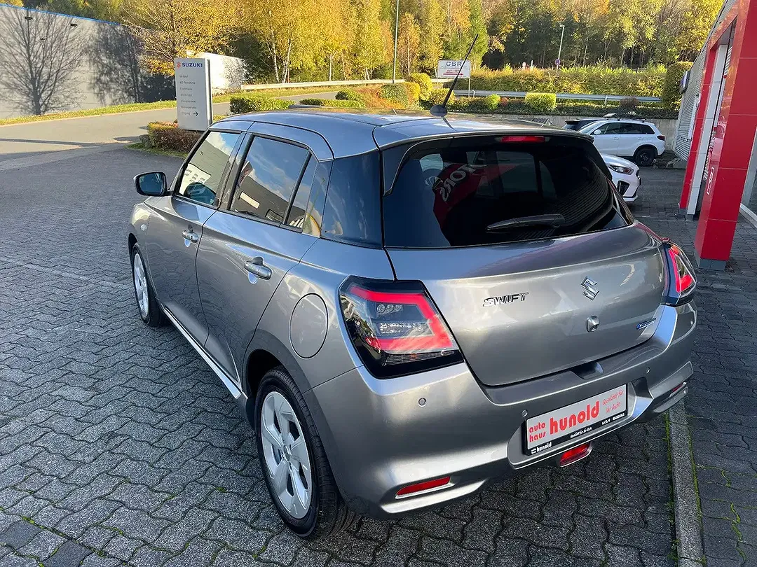 Suzuki Swift - Thumbnail 5