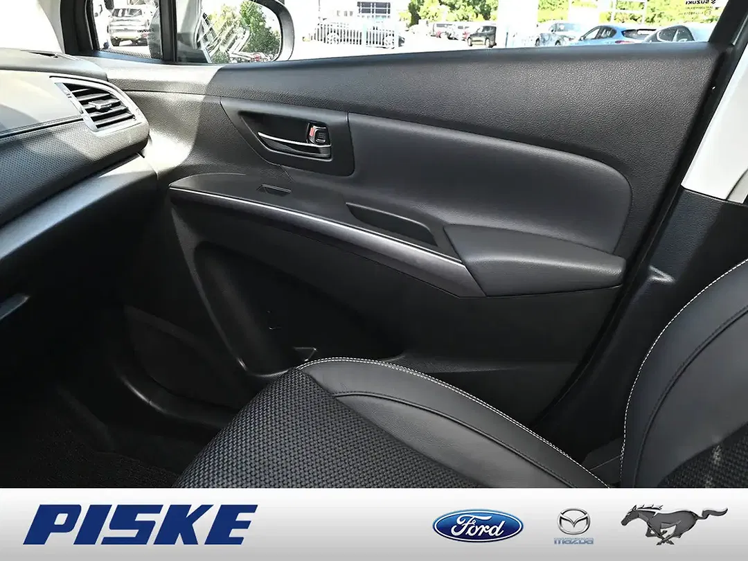 Suzuki S-Cross - Thumbnail 12