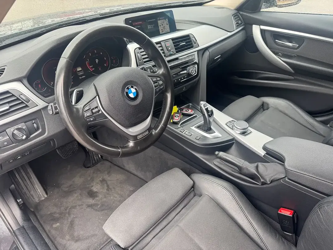 BMW 320 - Thumbnail 10