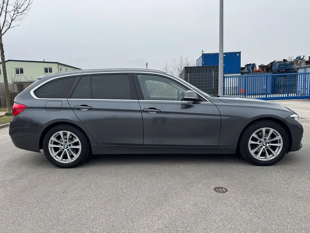 BMW 320 - Thumbnail 6
