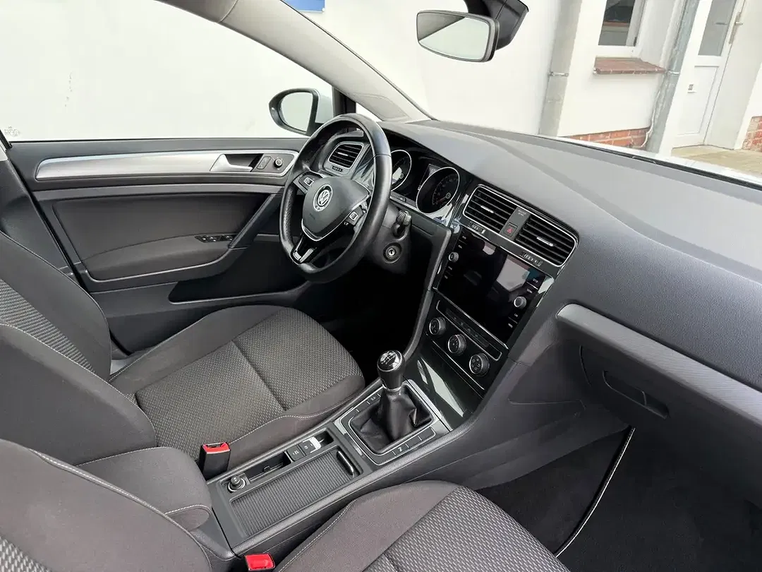 Volkswagen Golf - Thumbnail 14