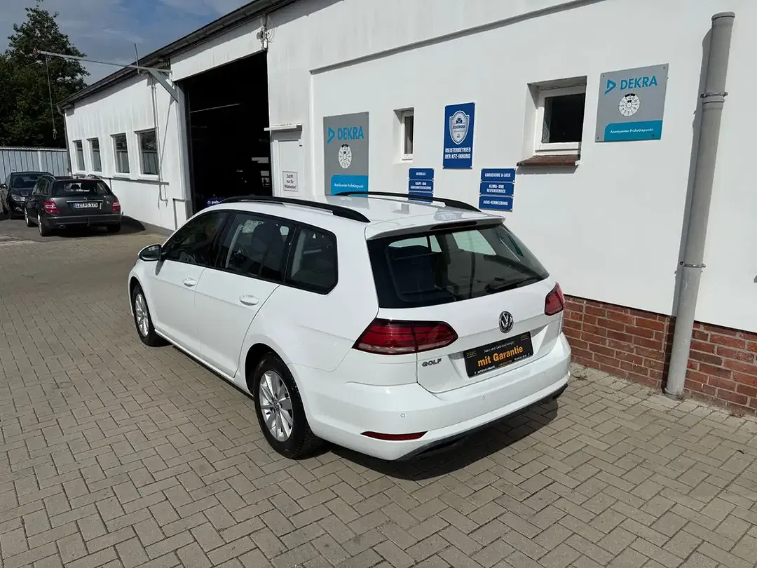 Volkswagen Golf - Thumbnail 3