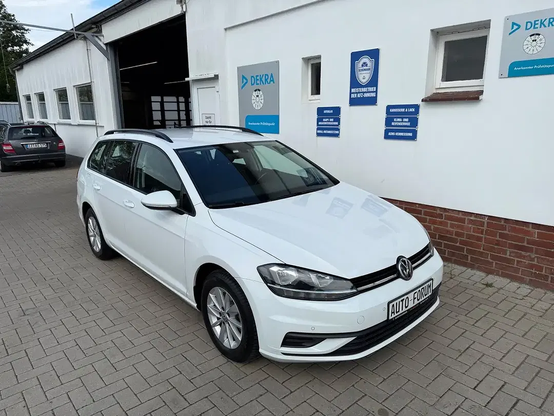 Volkswagen Golf - Thumbnail 4
