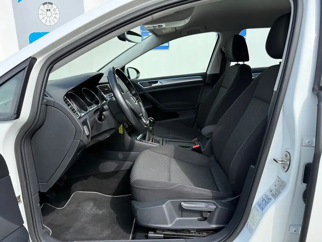 Volkswagen Golf - Thumbnail 9