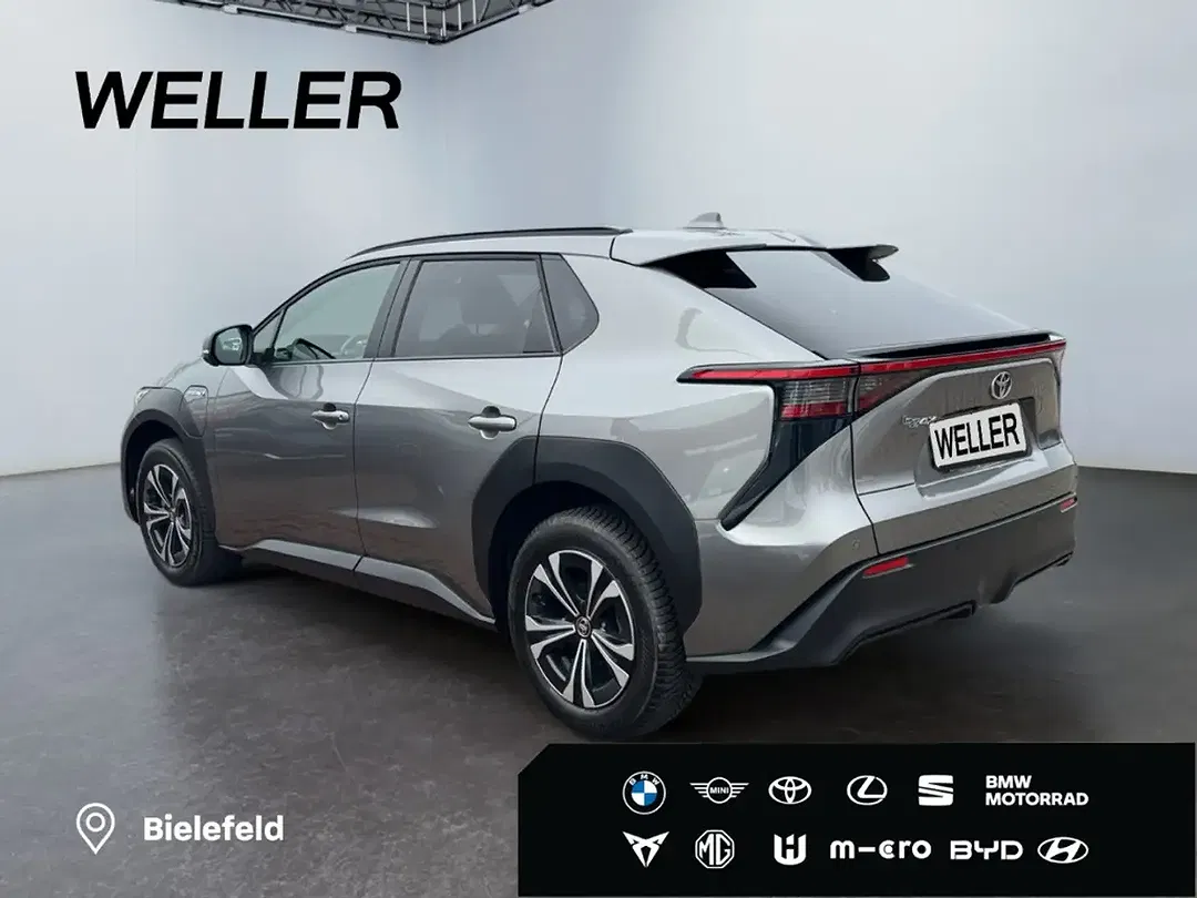 Toyota bZ4X - Thumbnail 5