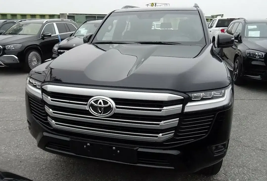 Toyota Land Cruiser - Thumbnail 3