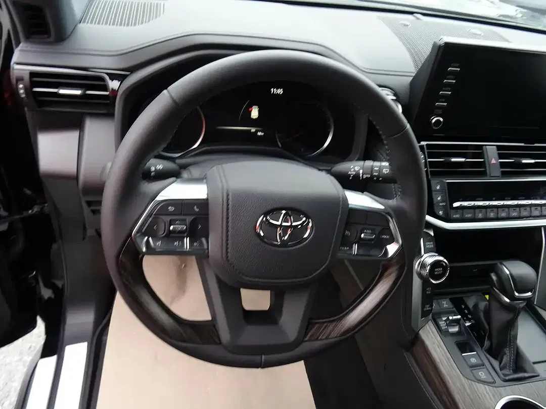 Toyota Land Cruiser - Thumbnail 8
