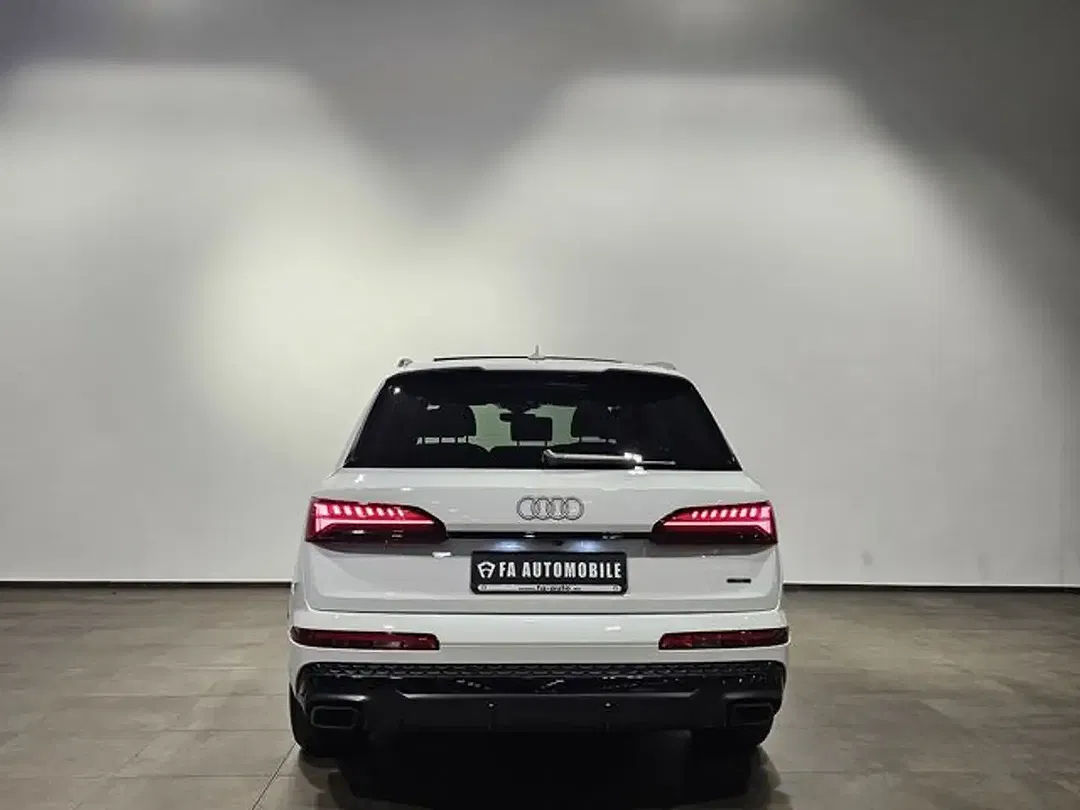 Audi Q7 - Thumbnail 10