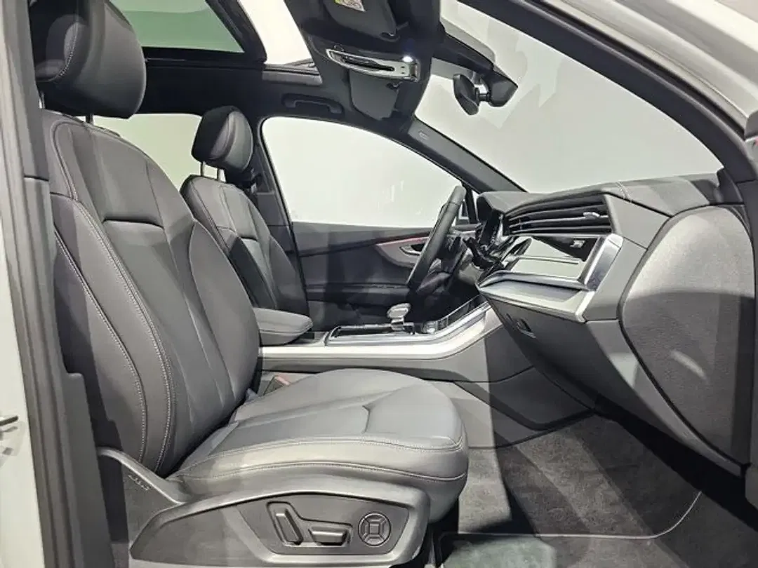 Audi Q7 - Thumbnail 13