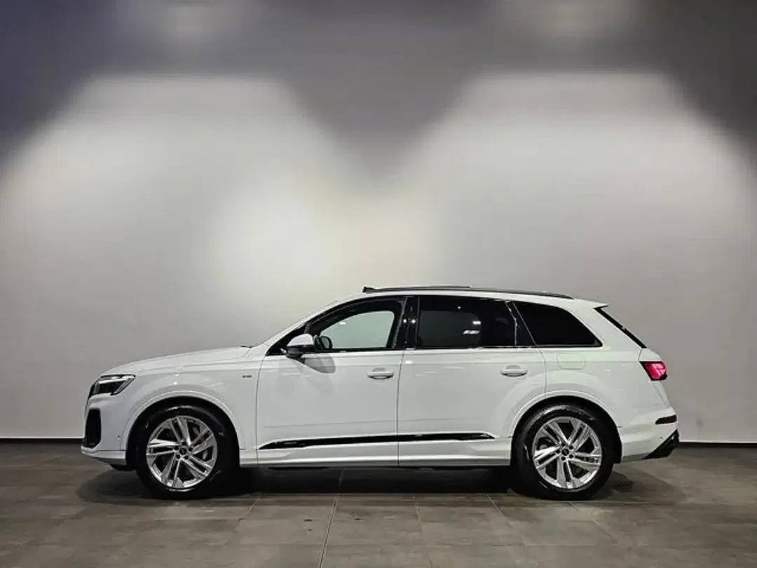 Audi Q7 - Thumbnail 7