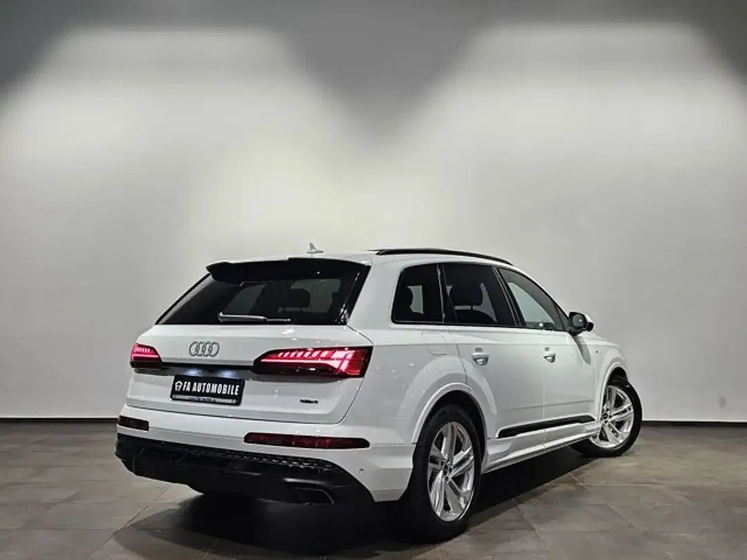 Audi Q7 - Thumbnail 8