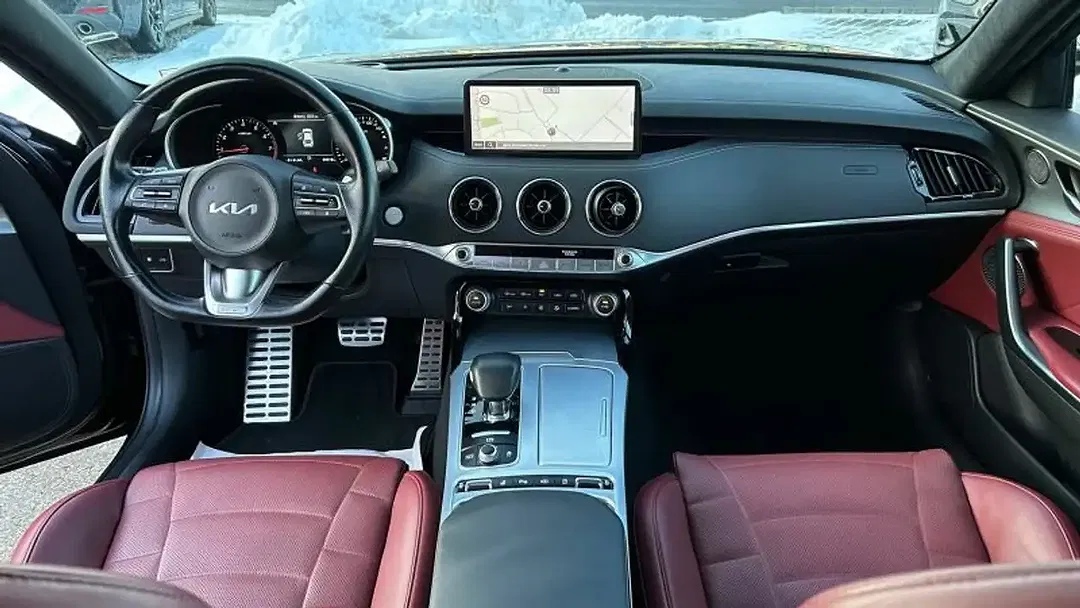 Kia Stinger - Thumbnail 13
