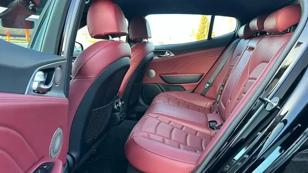Kia Stinger - Thumbnail 15
