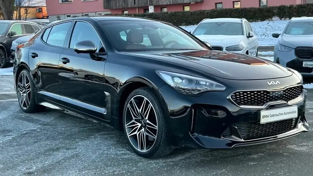 Kia Stinger - Thumbnail 4