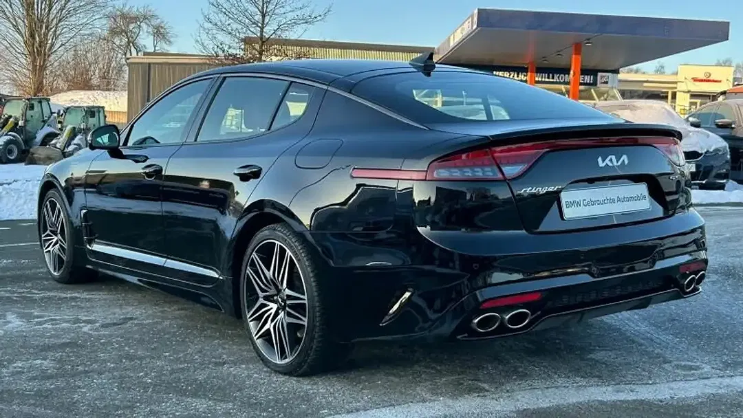 Kia Stinger - Thumbnail 8