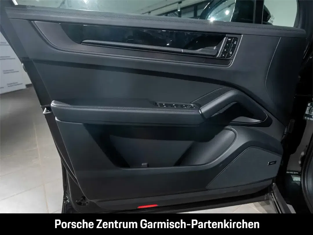 Porsche Cayenne - Thumbnail 13