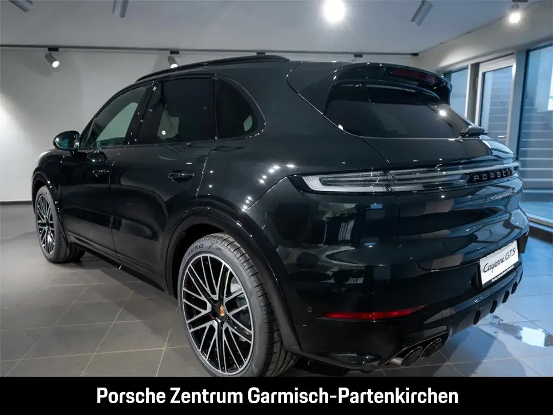 Porsche Cayenne - Thumbnail 3