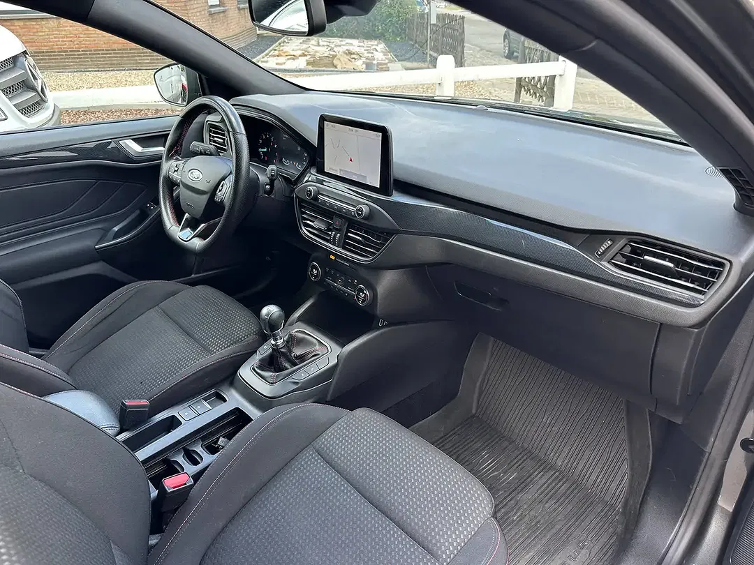 Ford Focus - Thumbnail 15