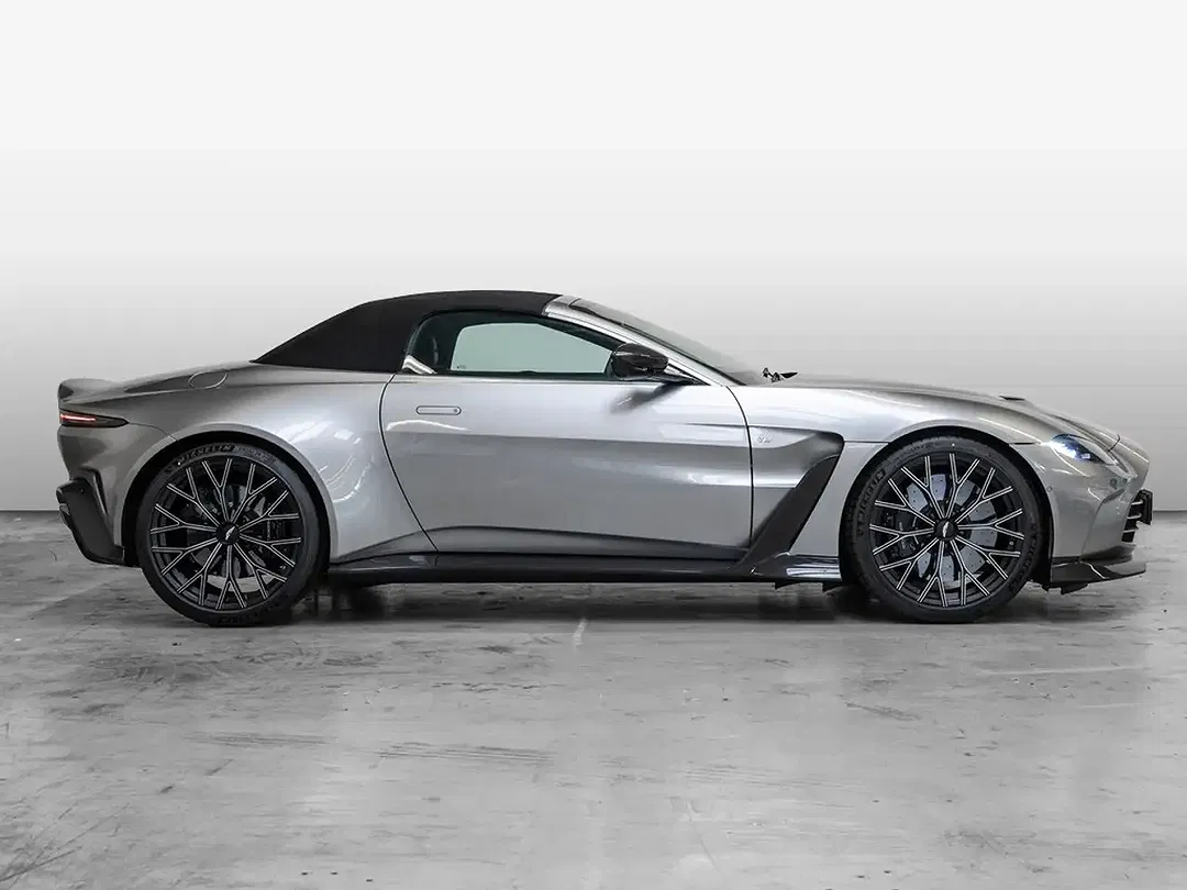 Aston Martin Vantage - Thumbnail 15