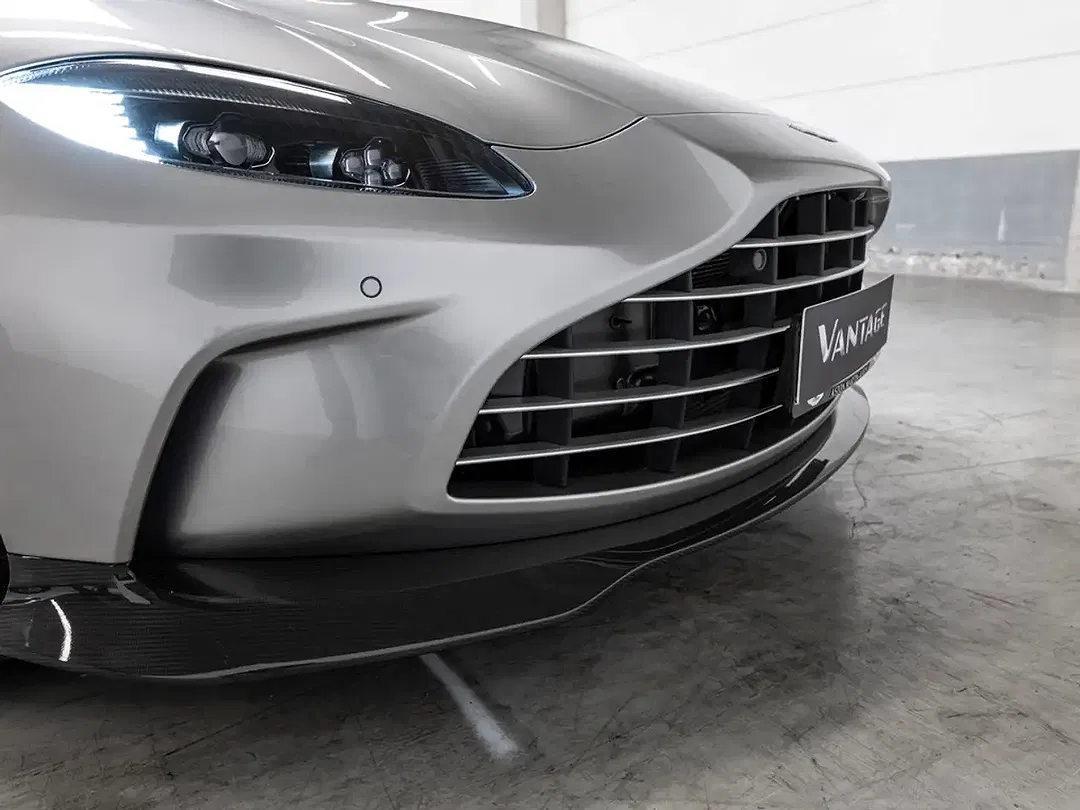Aston Martin Vantage - Thumbnail 25