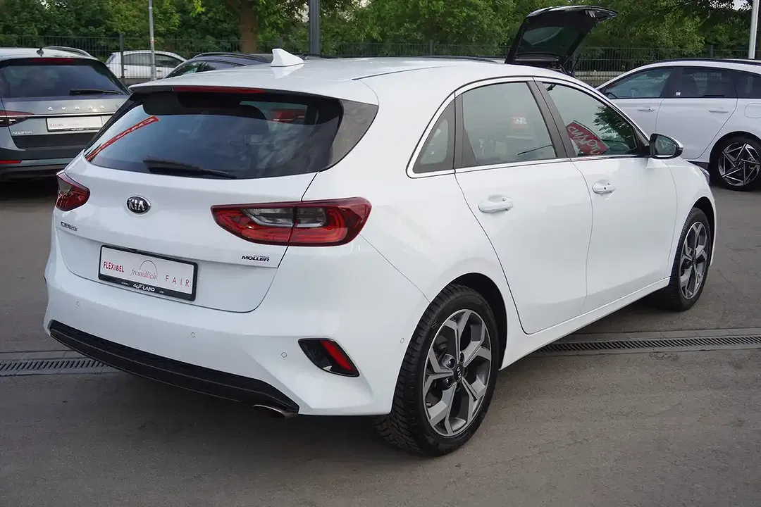 Kia Ceed / cee'd - Thumbnail 3