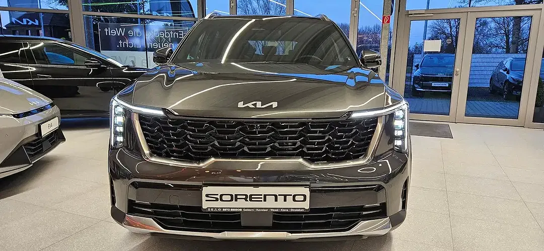Kia Sorento - Thumbnail 2