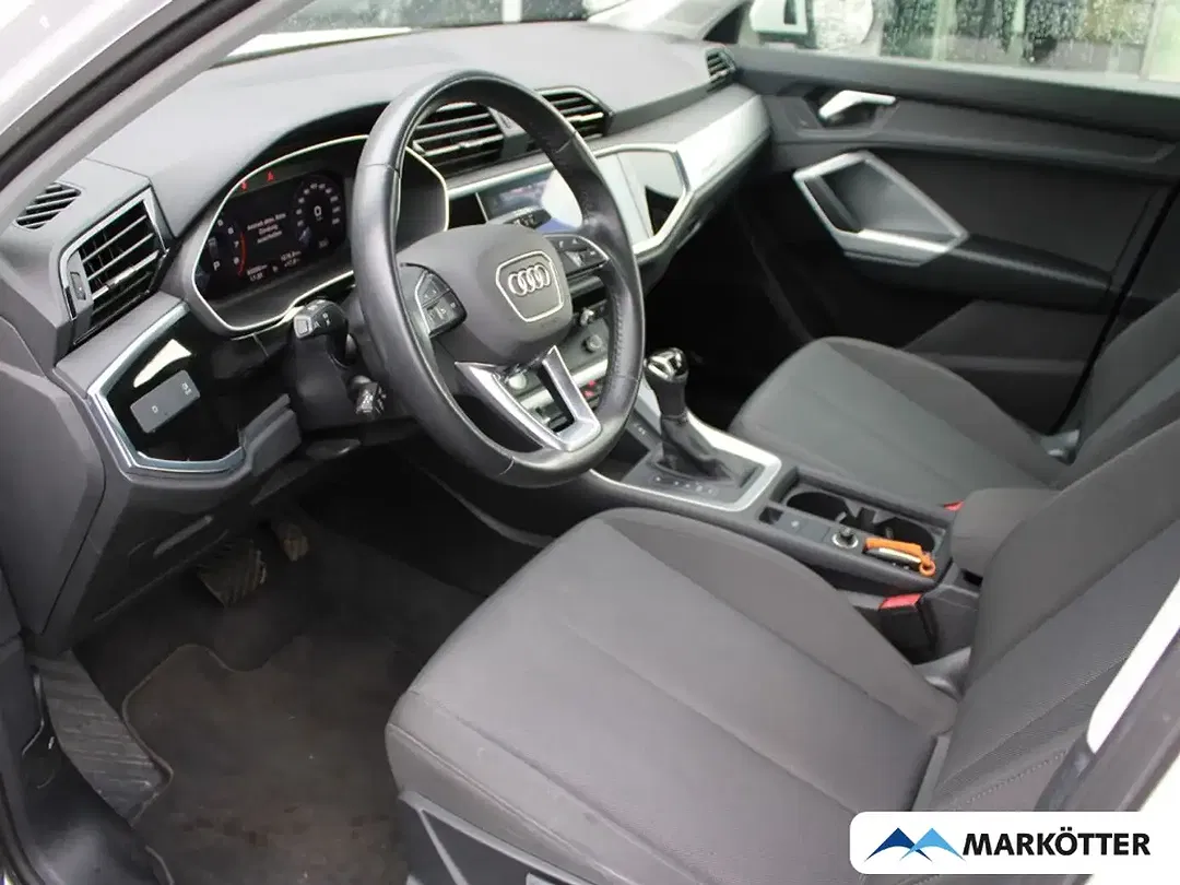 Audi Q3 - Thumbnail 4