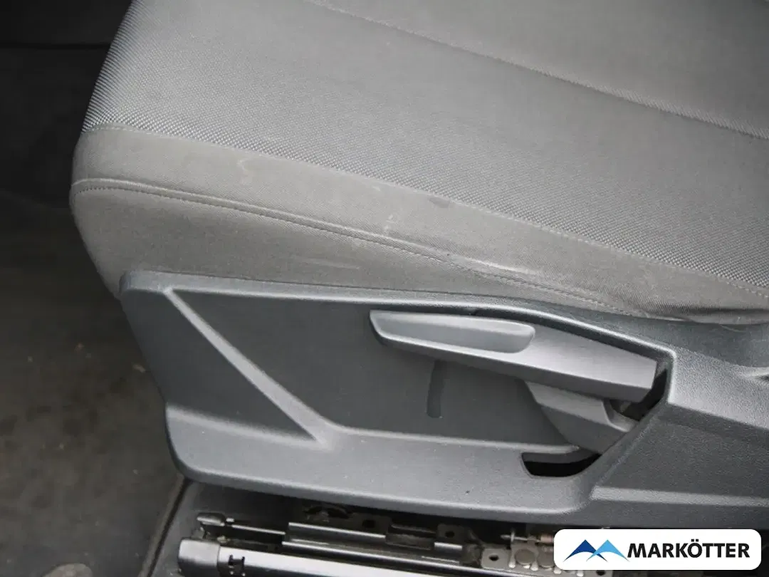 Audi Q3 - Thumbnail 6