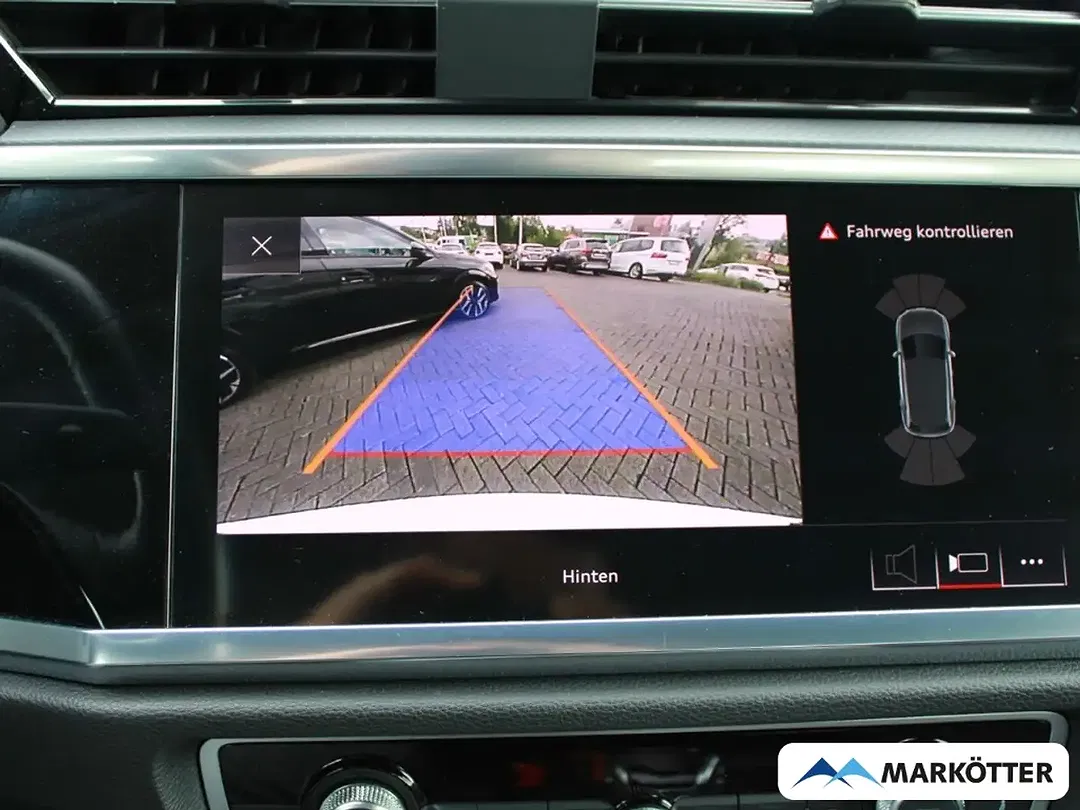 Audi Q3 - Thumbnail 9
