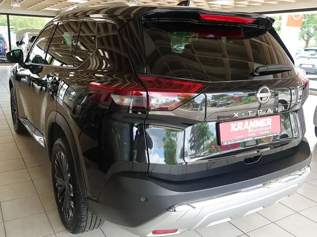 Nissan X-Trail - Thumbnail 2
