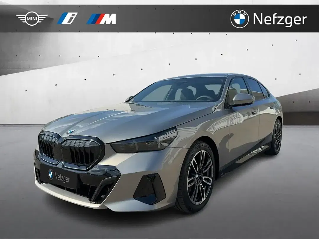 BMW 520 - Thumbnail 1