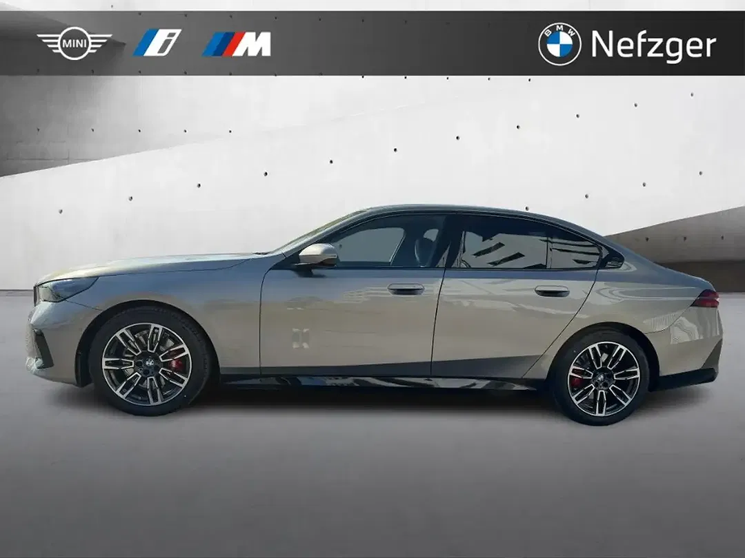 BMW 520 - Thumbnail 2