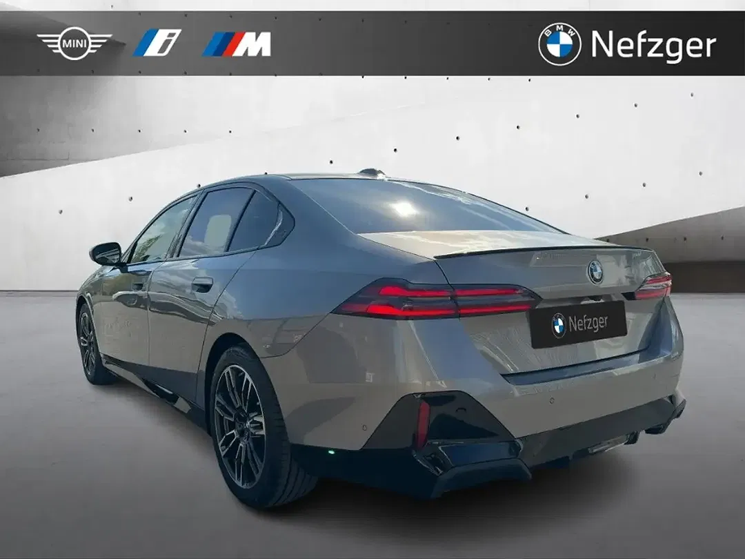 BMW 520 - Thumbnail 3