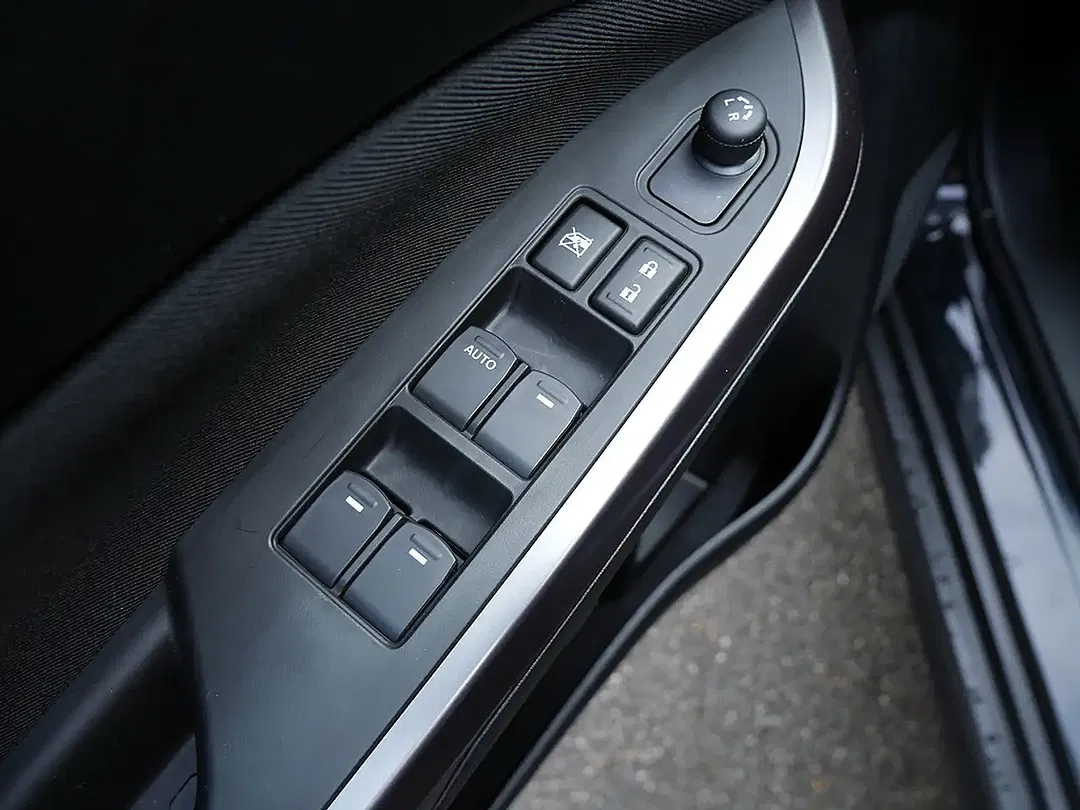 Suzuki Vitara - Thumbnail 10